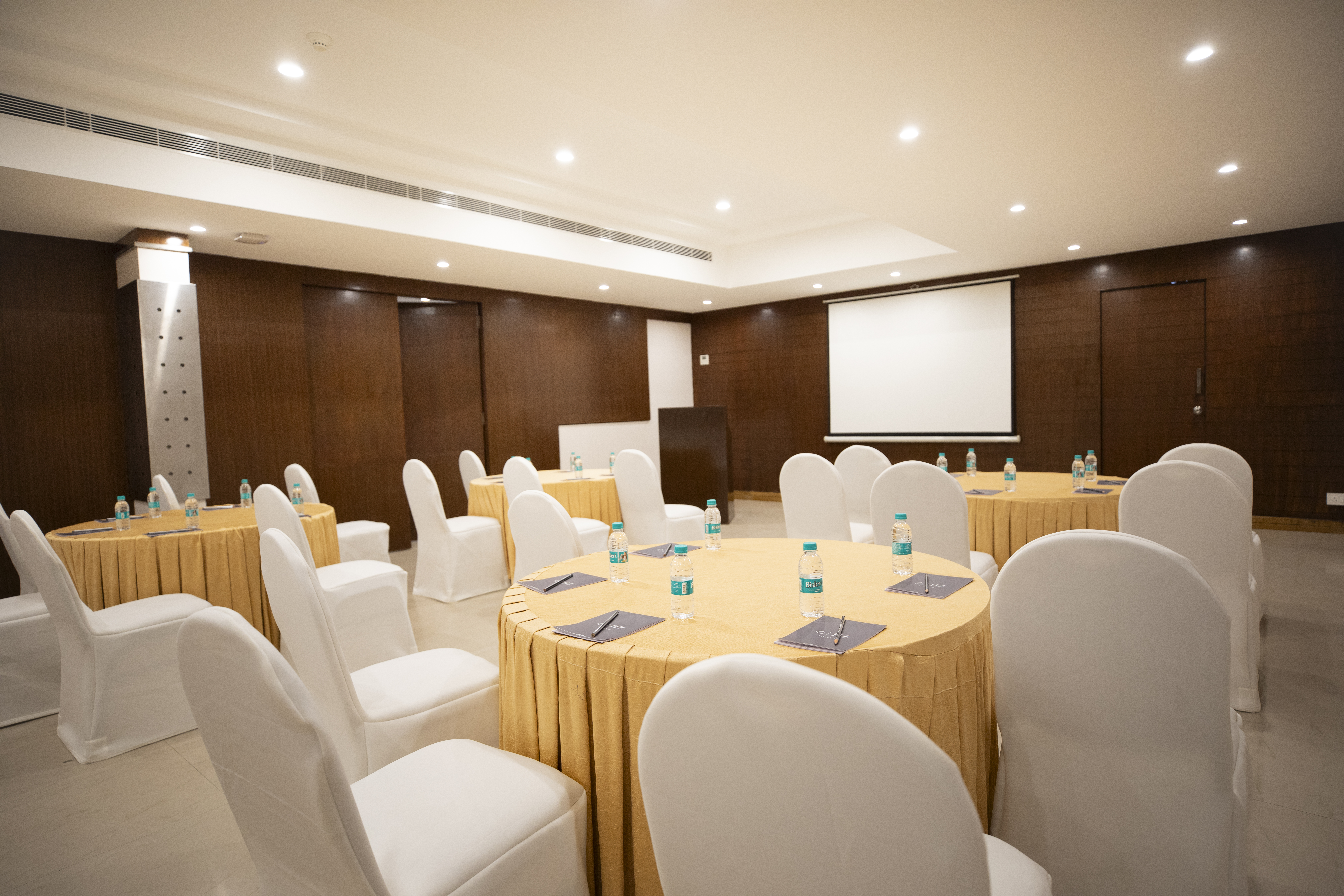 Conclave - U by Z Hotels, Richmond Circle gallery image 2